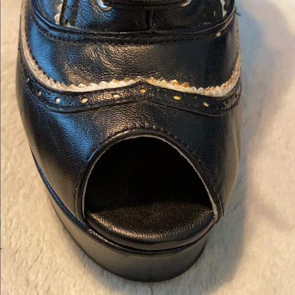 BETSY JOHNSON 🖤 Peekaboo Boots - Picture 8 of 8